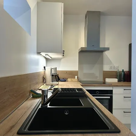 Maison Victor Hugo - 10 Personnes, 4 Salles D'eau, 5 Parthenay